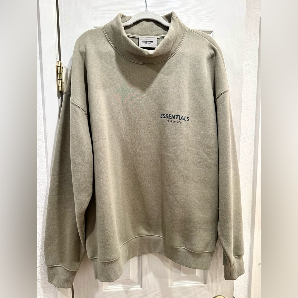 Fear of God Essentials Pullover Mockneck Pistachio